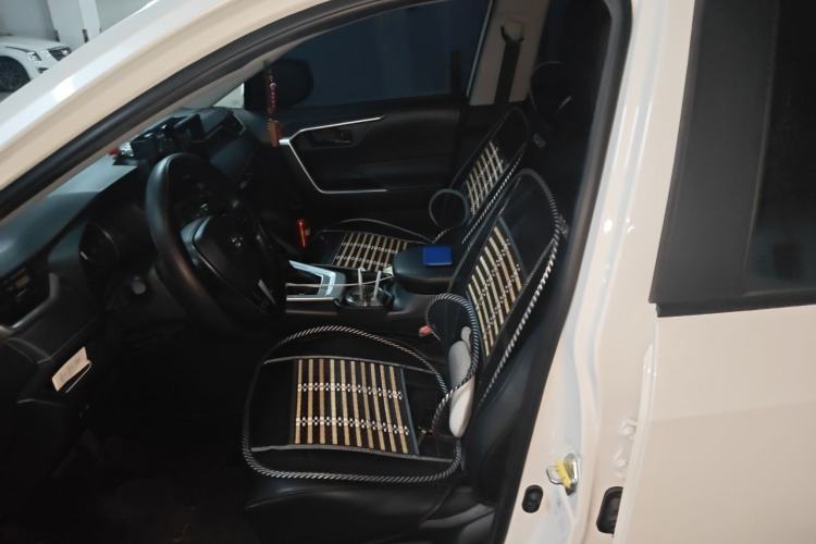 Used Toyota Wildlander 2024 2.0L CVT Two-Wheel Drive Leading Edition Left Front Seat