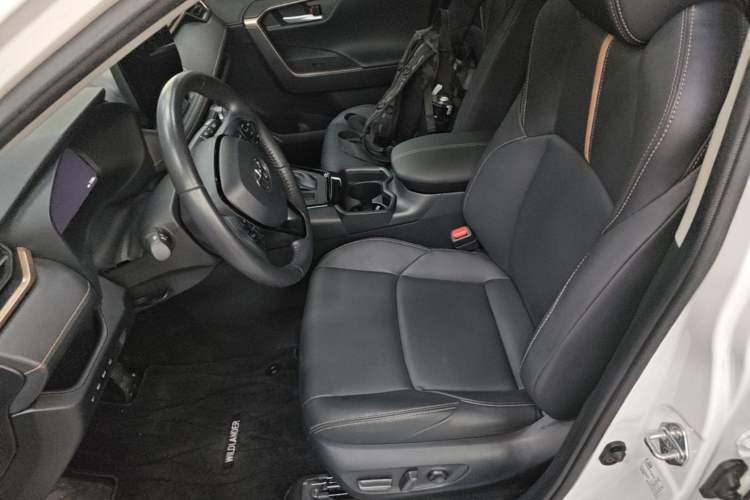 Used Toyota Wildlander 2024 2.0L CVT Two-Wheel Drive Urban Edition Left Front Seat