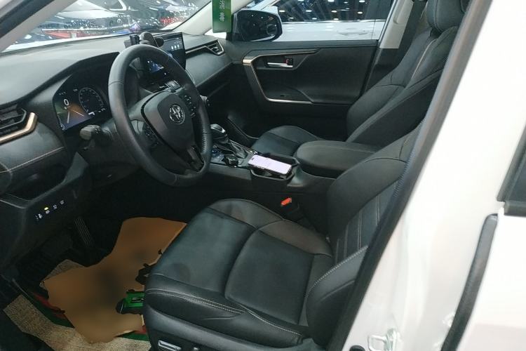 Used Toyota Wildlander 2024 Dual-Motor 2.5L E-CVT Two-Wheel Drive Luxury PLUS Edition Left Front Seat