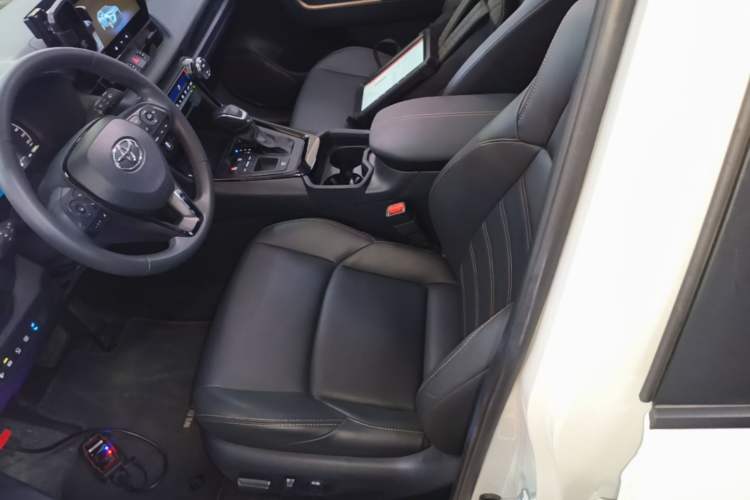 Used Toyota Wildlander 2024 Dual-Motor 2.5L E-CVT Two-Wheel Drive Luxury PLUS Edition Left Front Seat