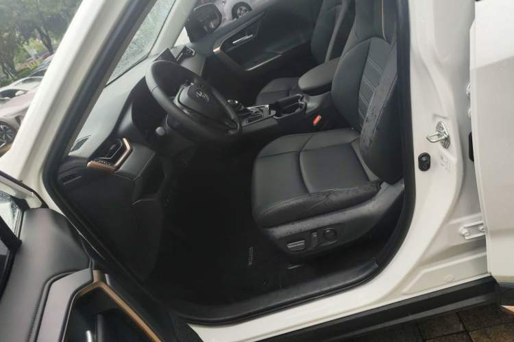 Used Toyota Wildlander 2024 2.0L CVT Two-Wheel Drive Luxury PLUS Edition Left Front Seat