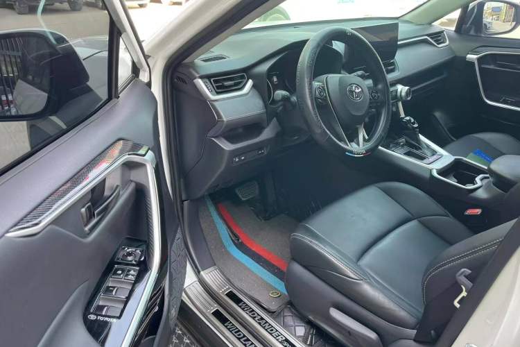 Used Toyota Wildlander 2024 2.0L CVT Two-Wheel Drive Leading Edition Left Front Seat