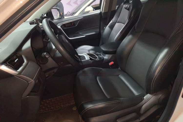 Used Toyota Wildlander 2024 2.0L CVT Two-Wheel Drive Leading Edition Left Front Seat