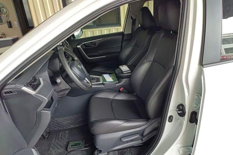 Used Toyota Wildlander 2024 2.0L CVT Two-Wheel Drive Leading Edition Left Front Seat