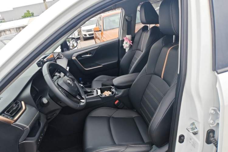Used Toyota Wildlander 2024 2.0L CVT Two-Wheel Drive Luxury PLUS Edition Left Front Seat