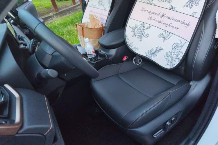 Used Toyota Wildlander 2024 2.0L CVT Two-Wheel Drive Luxury PLUS Edition Left Front Seat