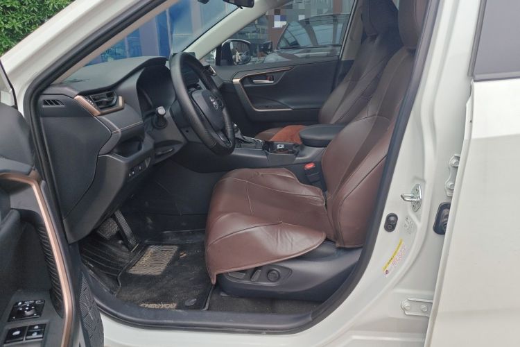 Used Toyota Wildlander 2024 2.0L CVT Two-Wheel Drive Urban Edition Left Front Seat