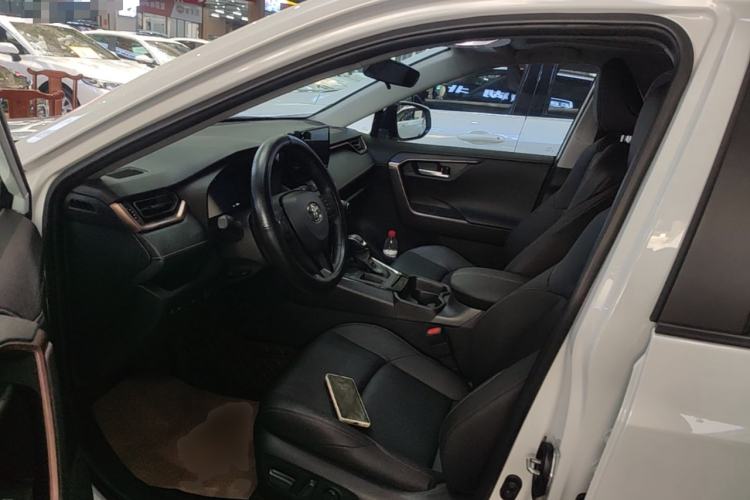 Used Toyota Wildlander 2024 2.0L CVT Two-Wheel Drive Urban Edition Left Front Seat