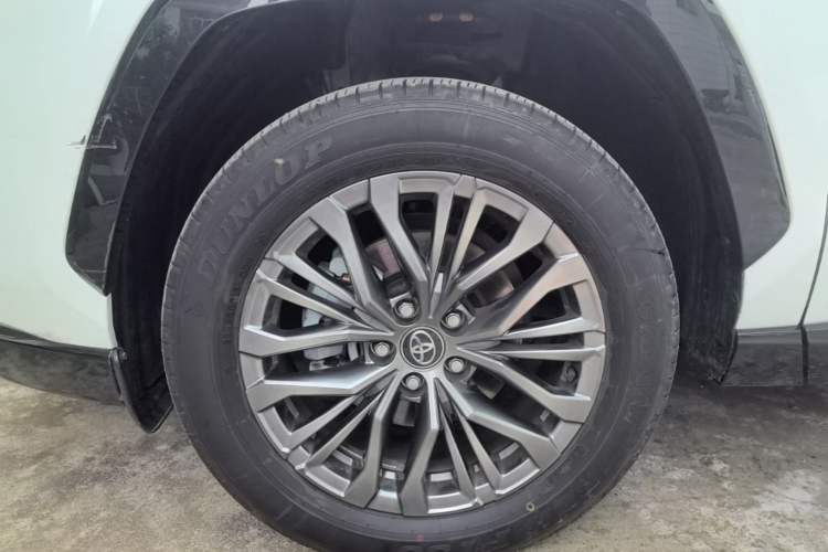 Used Toyota Wildlander 2024 2.0L CVT Two-Wheel Drive Luxury PLUS Edition Left Front Wheel Hub