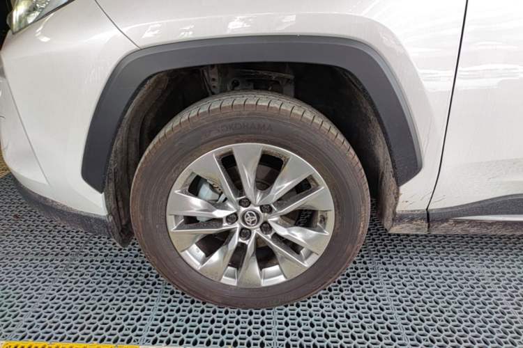 Used Toyota Wildlander 2024 2.0L CVT Two-Wheel Drive Leading Edition Left Front Wheel Hub