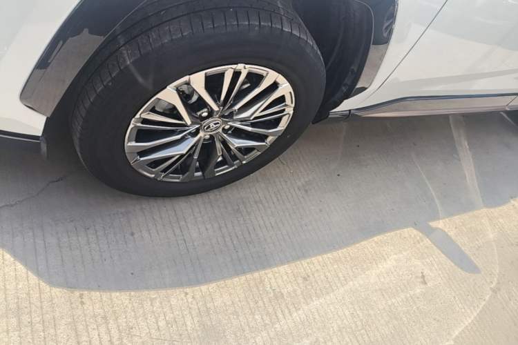 Used Toyota Wildlander 2024 2.0L CVT Two-Wheel Drive Luxury PLUS Edition Left Front Wheel Hub