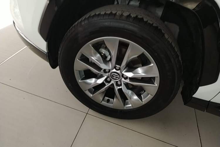 Used Toyota Wildlander 2024 2.0L CVT Two-Wheel Drive Urban Edition Left Front Wheel Hub