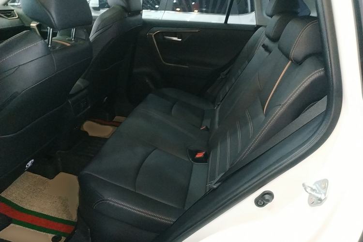 Used Toyota Wildlander 2024 Dual-Motor 2.5L E-CVT Two-Wheel Drive Luxury PLUS Edition Left Rear Seat