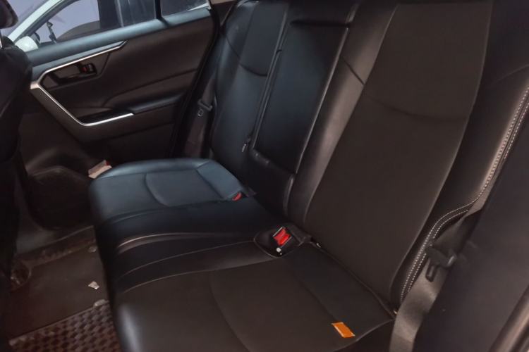 Used Toyota Wildlander 2024 2.0L CVT Two-Wheel Drive Leading Edition Left Rear Seat