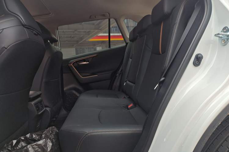Used Toyota Wildlander 2024 2.0L CVT Two-Wheel Drive Urban Edition Left Rear Seat