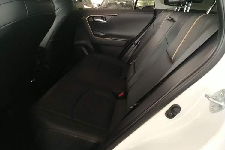 Used Toyota Wildlander 2024 2.0L CVT Two-Wheel Drive Urban Edition Left Rear Seat