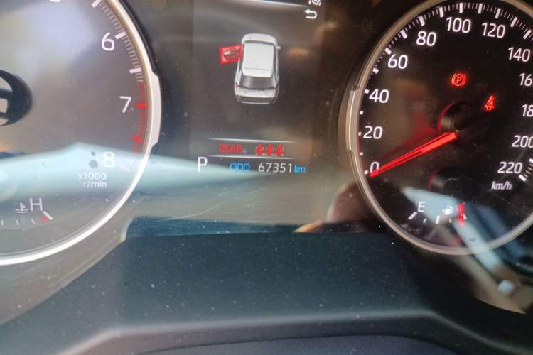 Used Toyota Wildlander 2024 2.0L CVT Two-Wheel Drive Leading Edition Odometer Close Up