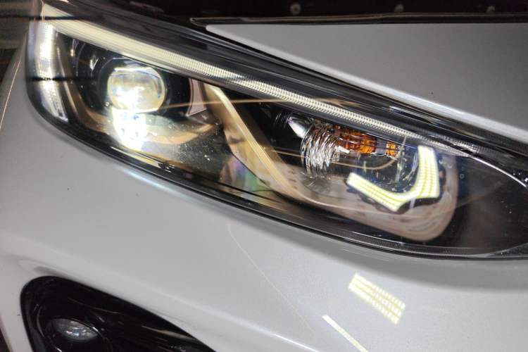 Used Toyota Wildlander 2024 2.0L CVT Two-Wheel Drive Luxury PLUS Edition Right Front Headlight