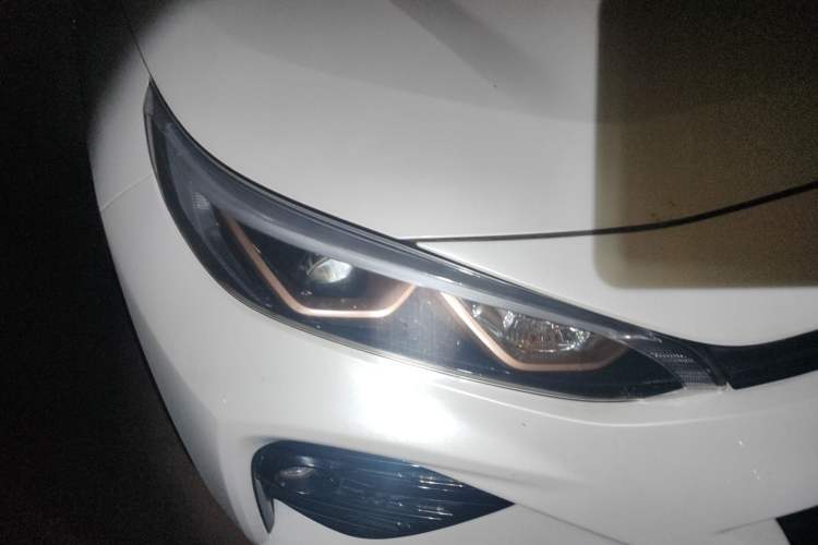 Used Toyota Wildlander 2024 Dual-Motor 2.5L E-CVT Two-Wheel Drive Luxury PLUS Edition Right Front Headlight