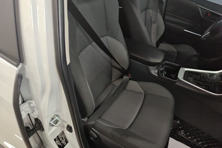 Used Toyota Wildlander 2024 2.0L CVT Two-Wheel Drive Leading Edition Right Front Seat