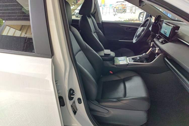 Used Toyota Wildlander 2024 2.0L CVT Two-Wheel Drive Leading Edition Right Front Seat