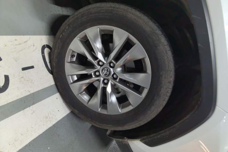 Used Toyota Wildlander 2024 2.0L CVT Two-Wheel Drive Leading Edition Right Front Wheel Hub