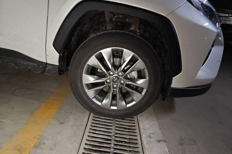 Used Toyota Wildlander 2024 2.0L CVT Two-Wheel Drive Leading Edition Right Front Wheel Hub
