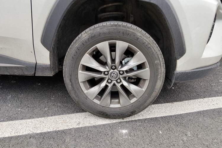 Used Toyota Wildlander 2024 2.0L CVT Two-Wheel Drive Leading Edition Right Front Wheel Hub