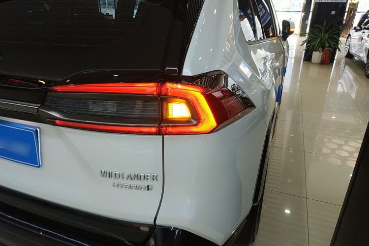 Used Toyota Wildlander 2024 Dual-Motor 2.5L E-CVT Two-Wheel Drive Luxury PLUS Edition Right Rear Taillight