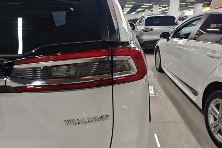 Used Toyota Wildlander 2024 2.0L CVT Two-Wheel Drive Leading Edition Right Rear Taillight