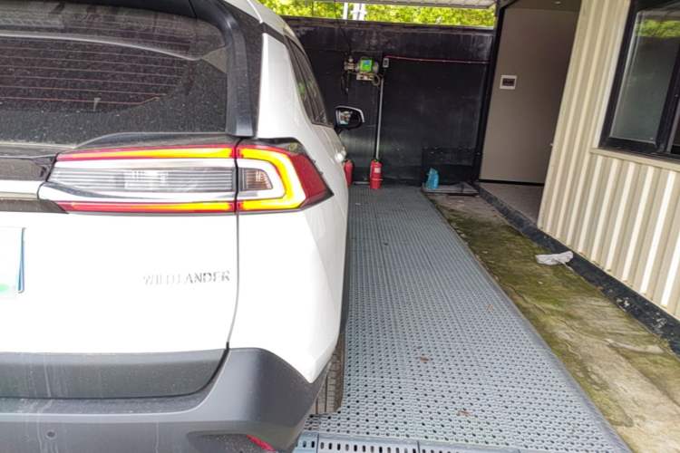 Used Toyota Wildlander 2024 2.0L CVT Two-Wheel Drive Leading Edition Right Rear Taillight