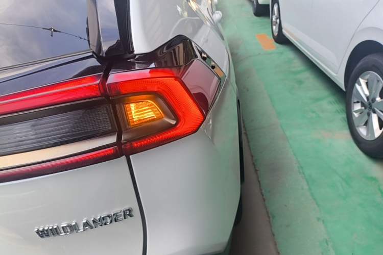 Used Toyota Wildlander 2024 2.0L CVT Two-Wheel Drive Luxury PLUS Edition Right Rear Taillight
