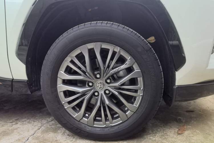 Used Toyota Wildlander 2024 2.0L CVT Two-Wheel Drive Luxury PLUS Edition Right Rear Wheel Hub