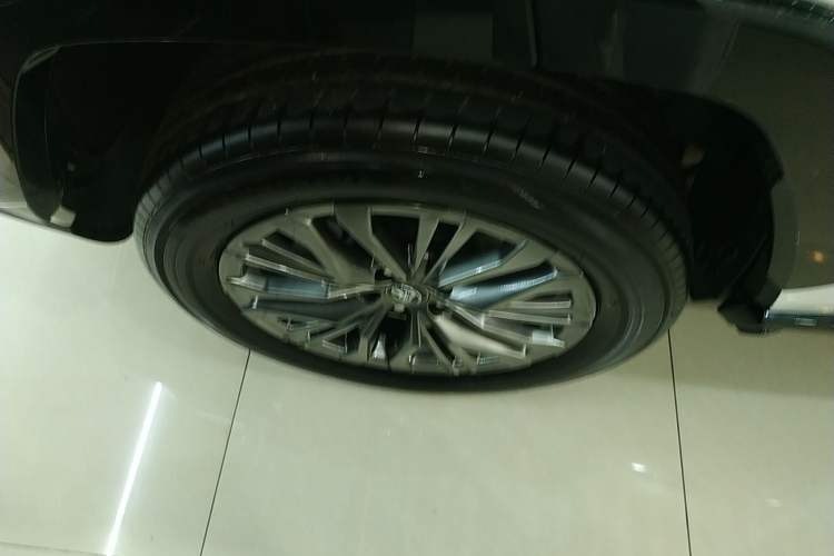 Used Toyota Wildlander 2024 Dual-Motor 2.5L E-CVT Two-Wheel Drive Luxury PLUS Edition Right Rear Wheel Hub
