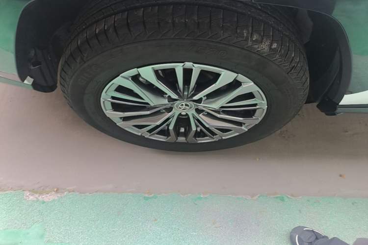 Used Toyota Wildlander 2024 2.0L CVT Two-Wheel Drive Luxury PLUS Edition Right Rear Wheel Hub