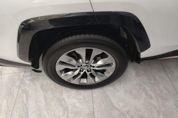 Used Toyota Wildlander 2024 2.0L CVT Two-Wheel Drive Urban Edition Right Rear Wheel Hub
