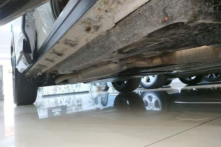 Used Toyota Wildlander 2024 Dual-Motor 2.5L E-CVT Two-Wheel Drive Luxury PLUS Edition Right Side Sill