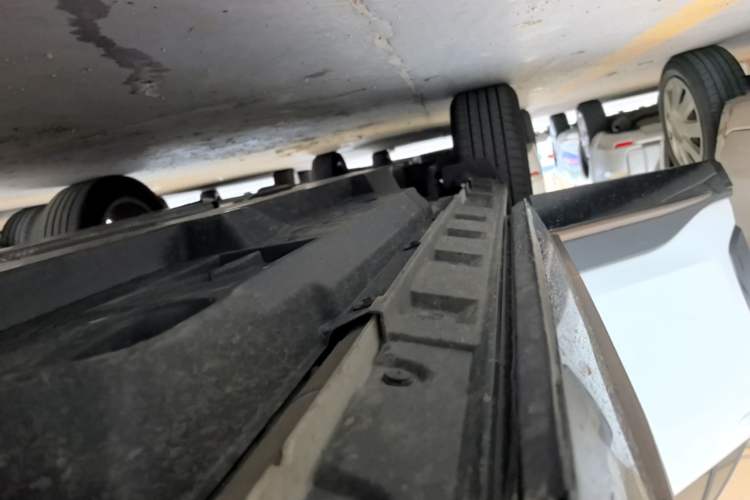 Used Toyota Wildlander 2024 2.0L CVT Two-Wheel Drive Luxury PLUS Edition Right Side Sill