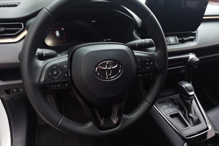 Used Toyota Wildlander 2024 2.0L CVT Two-Wheel Drive Luxury PLUS Edition Steering Wheel