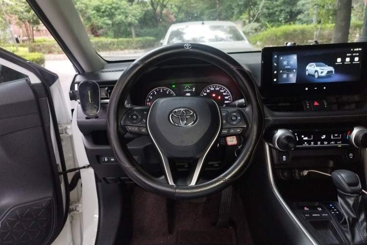 Used Toyota Wildlander 2024 2.0L CVT Two-Wheel Drive Leading Edition Steering Wheel