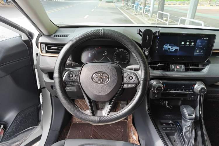Used Toyota Wildlander 2024 2.0L CVT Two-Wheel Drive Urban Edition Steering Wheel