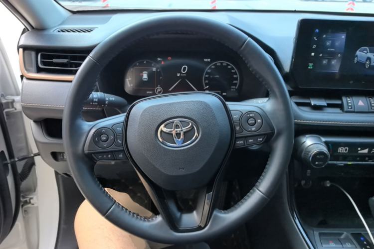 Used Toyota Wildlander 2024 2.0L CVT Two-Wheel Drive Luxury PLUS Edition Steering Wheel