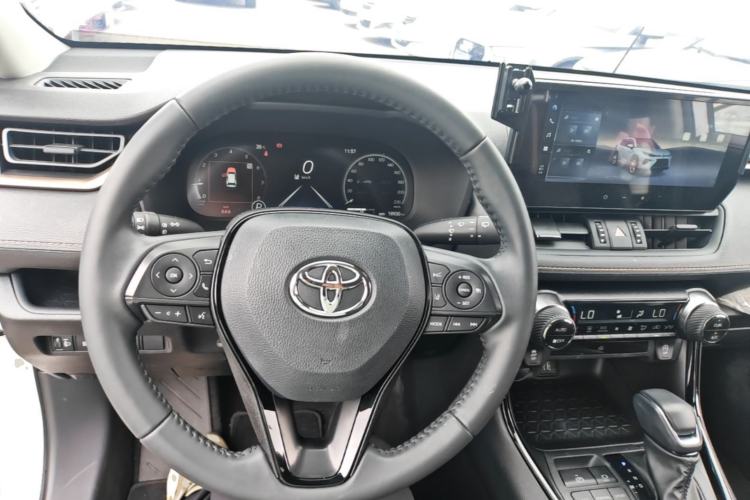 Used Toyota Wildlander 2024 2.0L CVT Two-Wheel Drive Luxury PLUS Edition Steering Wheel