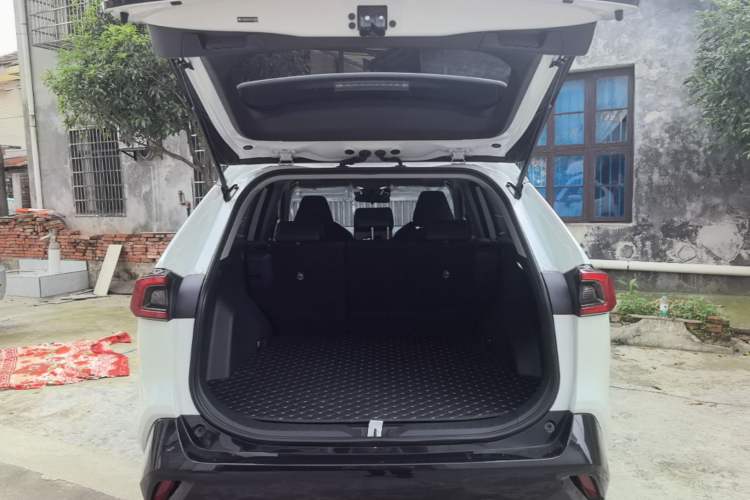 Used Toyota Wildlander 2024 2.0L CVT Two-Wheel Drive Luxury PLUS Edition Trunk