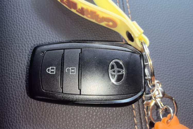 Used Toyota Wildlander 2024 2.0L CVT Two-Wheel Drive Luxury PLUS Edition Vehicle Key