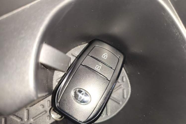 Used Toyota Wildlander 2024 Dual-Motor 2.5L E-CVT Two-Wheel Drive Luxury PLUS Edition Vehicle Key