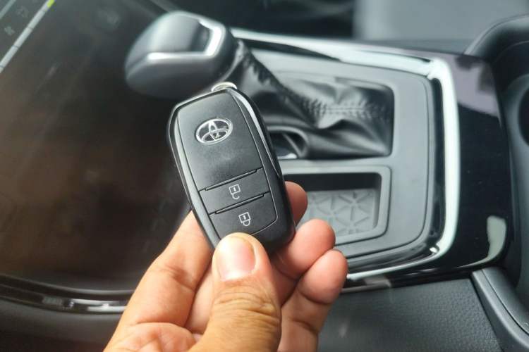 Used Toyota Wildlander 2024 2.0L CVT Two-Wheel Drive Luxury PLUS Edition Vehicle Key