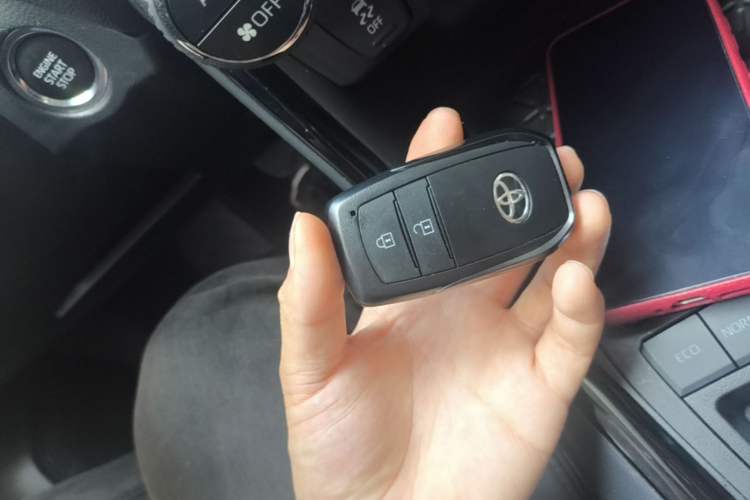 Used Toyota Wildlander 2024 2.0L CVT Two-Wheel Drive Luxury PLUS Edition Vehicle Key