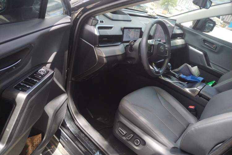 Used Toyota Wildlander 2026 Model 2.0L PRO Driver Seat