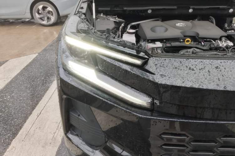 Used Toyota Wildlander 2026 Model 2.0L Smart Electric Hybrid Dual-Engine PRO Right Front Headlight